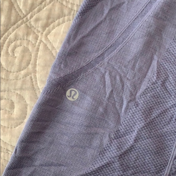 THIN PURPLE LULULEMON SWEATER - Picture 3 of 3